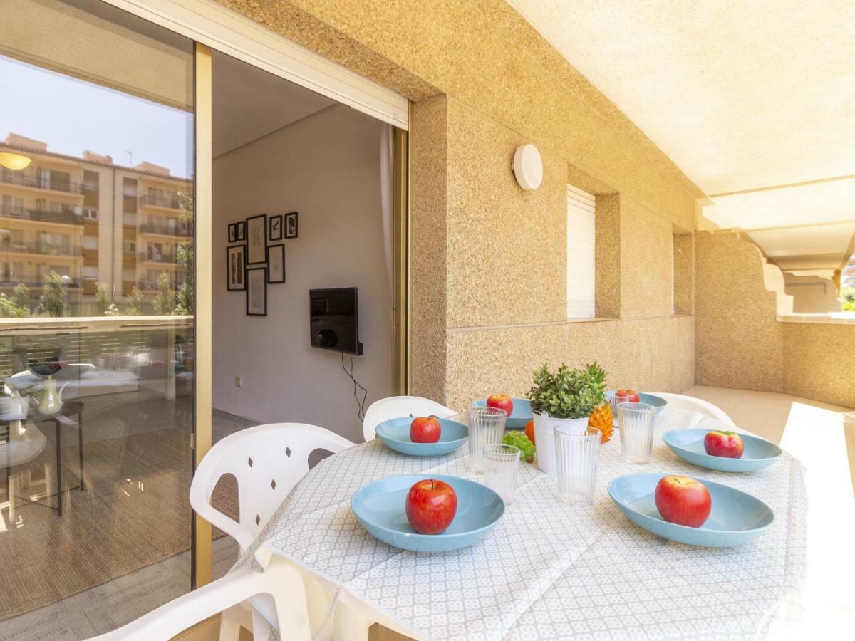 Homes & Go Albeniz Basic La Pineda Bagian luar foto